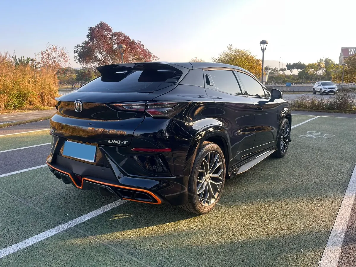 2022 ChangAn UNI-T 1.5T 188HP L4 7DCT,autocango,china used car exporter,china ev exporter,chinese used car exporter,chinese used ev exporter