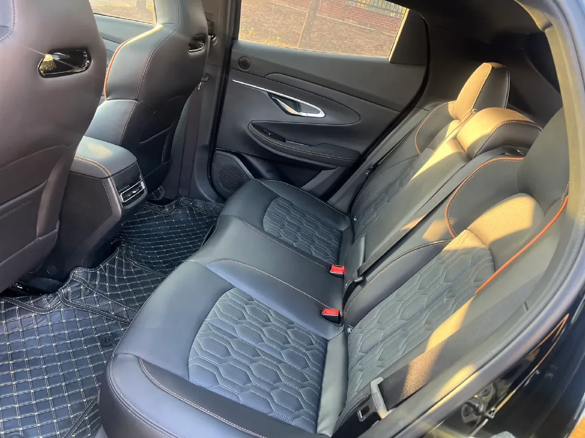 2022 ChangAn UNI-T 1.5T 188HP L4 7DCT,autocango,china used car exporter,china ev exporter,chinese used car exporter,chinese used ev exporter