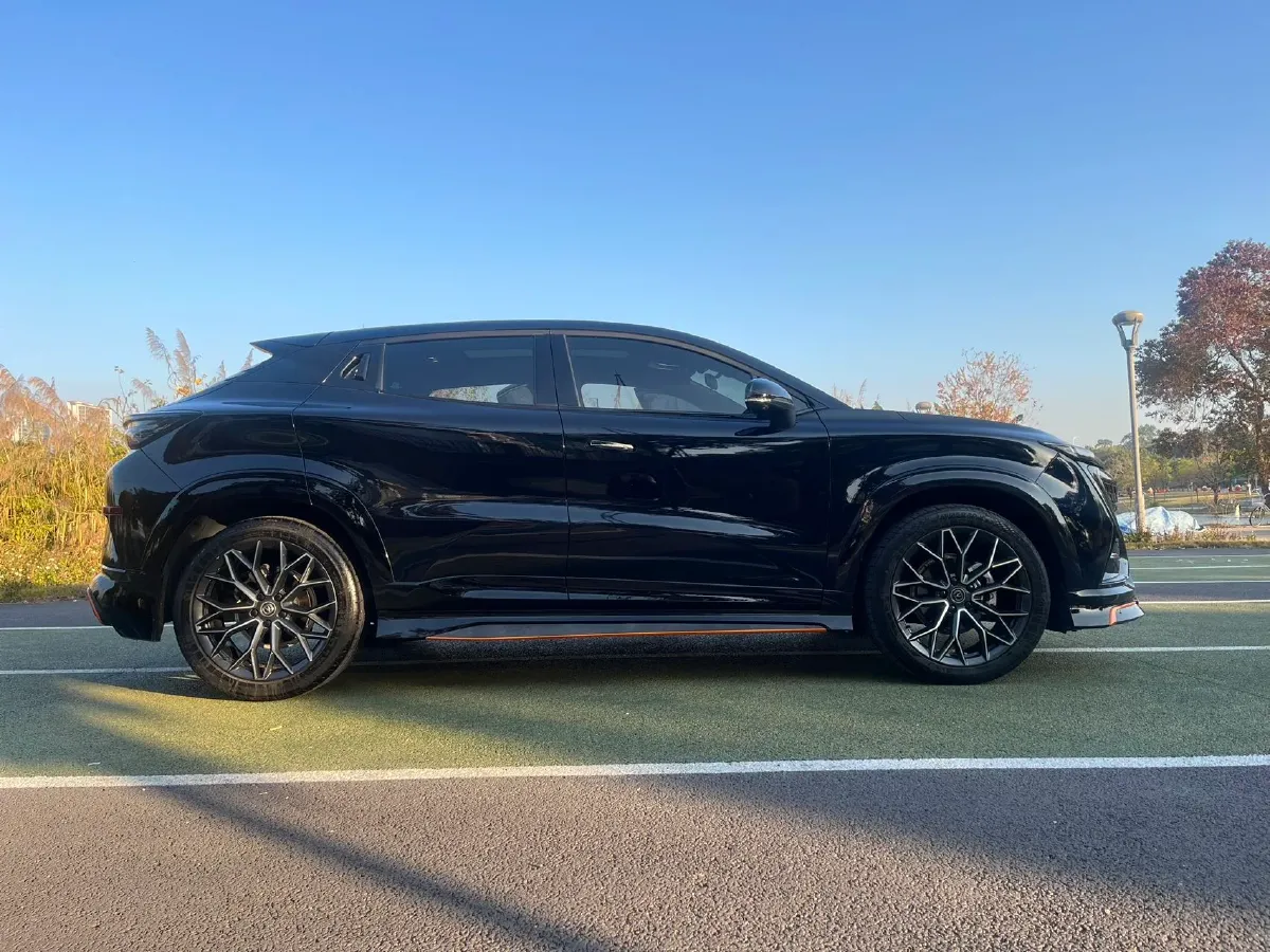 2022 ChangAn UNI-T 1.5T 188HP L4 7DCT,autocango,china used car exporter,china ev exporter,chinese used car exporter,chinese used ev exporter