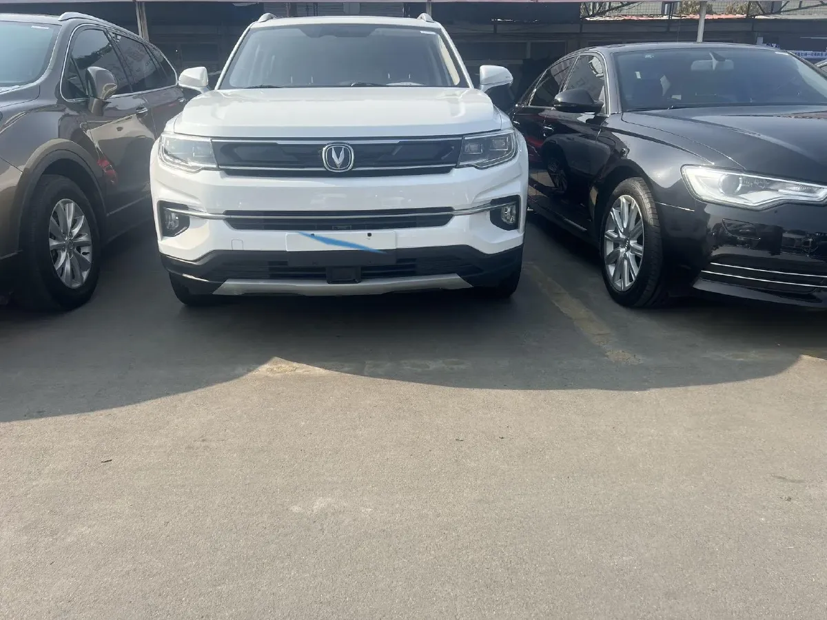 2019 ChangAn CS35 Plus 1.6L 128HP L4 6AT,autocango,china used car exporter,china ev exporter,chinese used car exporter,chinese used ev exporter