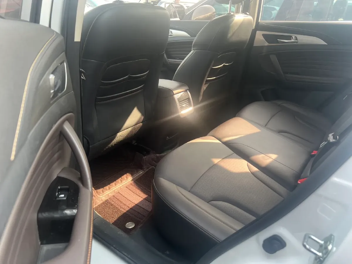 2019 ChangAn CS35 Plus 1.6L 128HP L4 6AT,autocango,china used car exporter,china ev exporter,chinese used car exporter,chinese used ev exporter