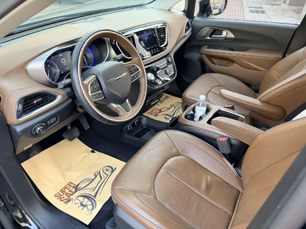 2017 Chrysler Pacifica 3.6L 279HP V6 9AT,autocango,china used car exporter,china ev exporter,chinese used car exporter,chinese used ev exporter