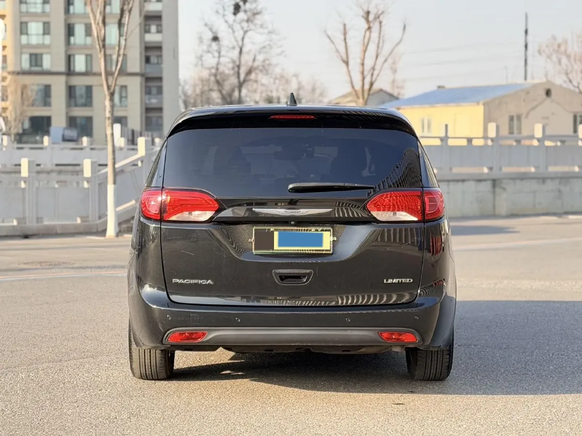 2017 Chrysler Pacifica 3.6L 279HP V6 9AT,autocango,china used car exporter,china ev exporter,chinese used car exporter,chinese used ev exporter