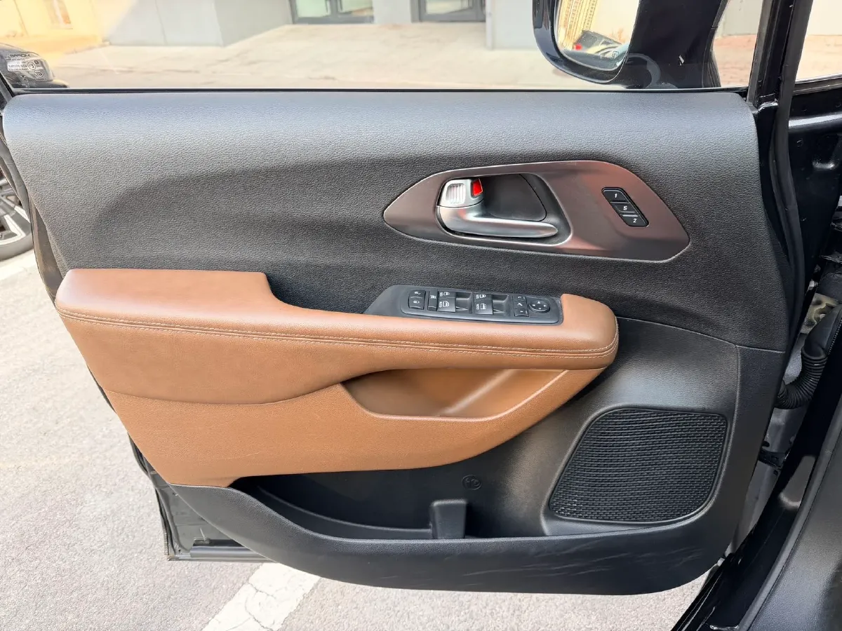 2017 Chrysler Pacifica 3.6L 279HP V6 9AT,autocango,china used car exporter,china ev exporter,chinese used car exporter,chinese used ev exporter