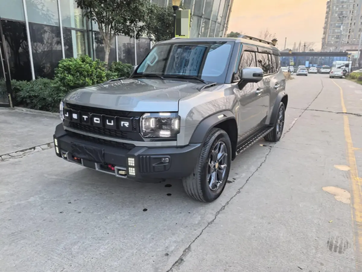 2025 Jetour Traveller 2.0T 254HP L4 7DCT