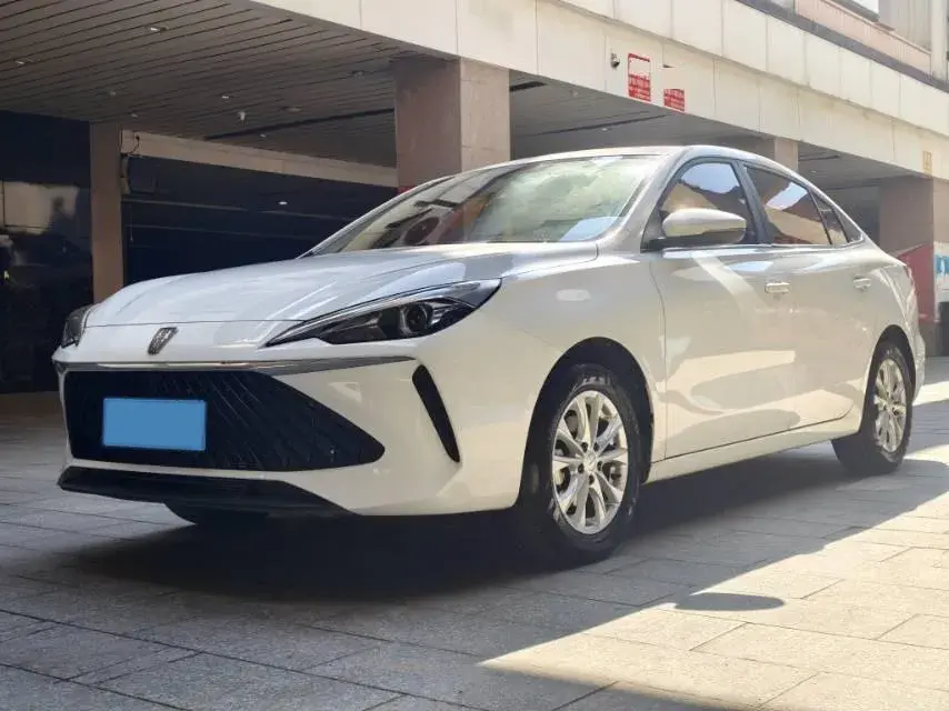 2023 Roewe i5 1.5L 129HP L4 CVT
