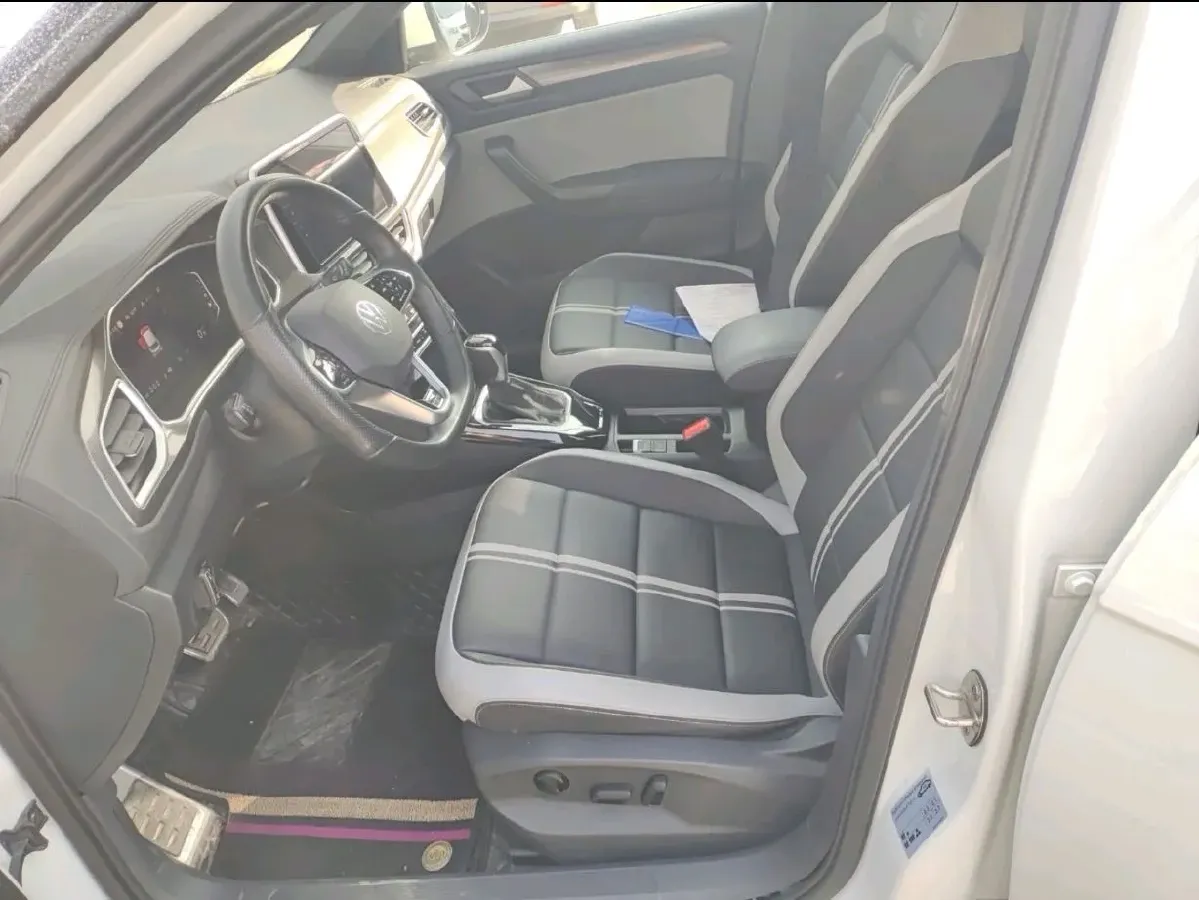 2023 Volkswagen T-Roc 1.5T 160HP L4 7DCT,autocango,china used car exporter,china ev exporter,chinese used car exporter,chinese used ev exporter