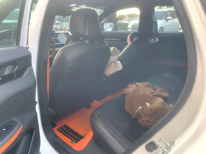 2022 ChangAn UNI-V 1.5T 188HP L4 7DCT,autocango,china used car exporter,china ev exporter,chinese used car exporter,chinese used ev exporter