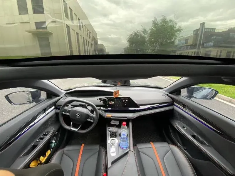 2024 ChangAn UNI-V 1.5T 188HP L4 7DCT,autocango,china used car exporter,china ev exporter,chinese used car exporter,chinese used ev exporter