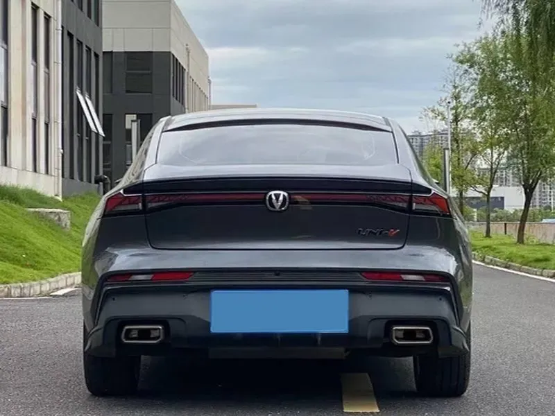 2024 ChangAn UNI-V 1.5T 188HP L4 7DCT,autocango,china used car exporter,china ev exporter,chinese used car exporter,chinese used ev exporter