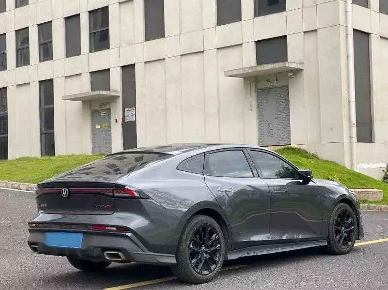 2024 ChangAn UNI-V 1.5T 188HP L4 7DCT,autocango,china used car exporter,china ev exporter,chinese used car exporter,chinese used ev exporter