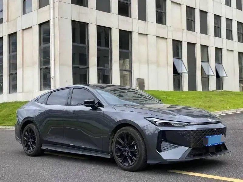 2024 ChangAn UNI-V 1.5T 188HP L4 7DCT,autocango,china used car exporter,china ev exporter,chinese used car exporter,chinese used ev exporter