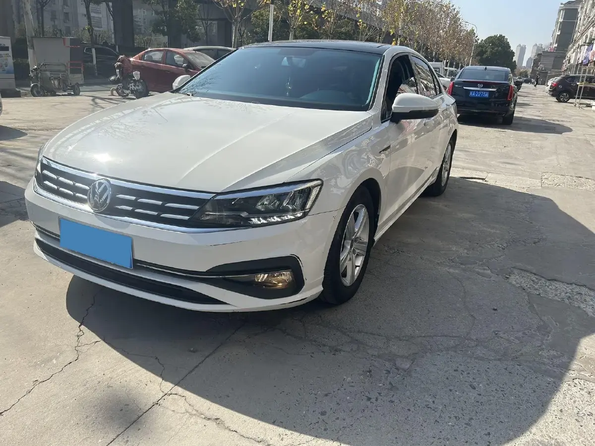 2019 Volkswagen T-Cross 1.4T 150HP L4 7DCT