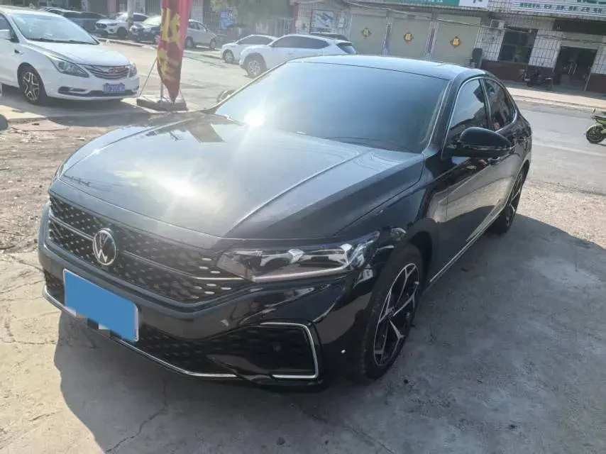 2024 Volkswagen Passat 2.0T 186HP L4 7DCT