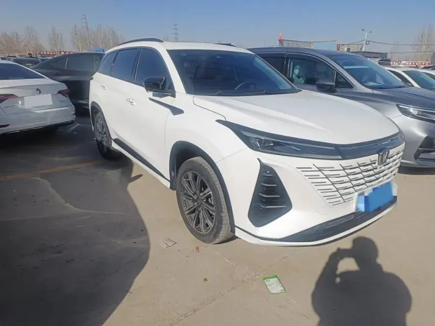 2024 ChangAn CS75 Plus 1.5T 188HP L4 8AT,autocango,china used car exporter,china ev exporter,chinese used car exporter,chinese used ev exporter