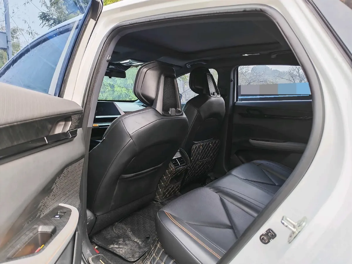 2022 ChangAn UNI-V 1.5T 188HP L4 7DCT,autocango,china used car exporter,china ev exporter,chinese used car exporter,chinese used ev exporter