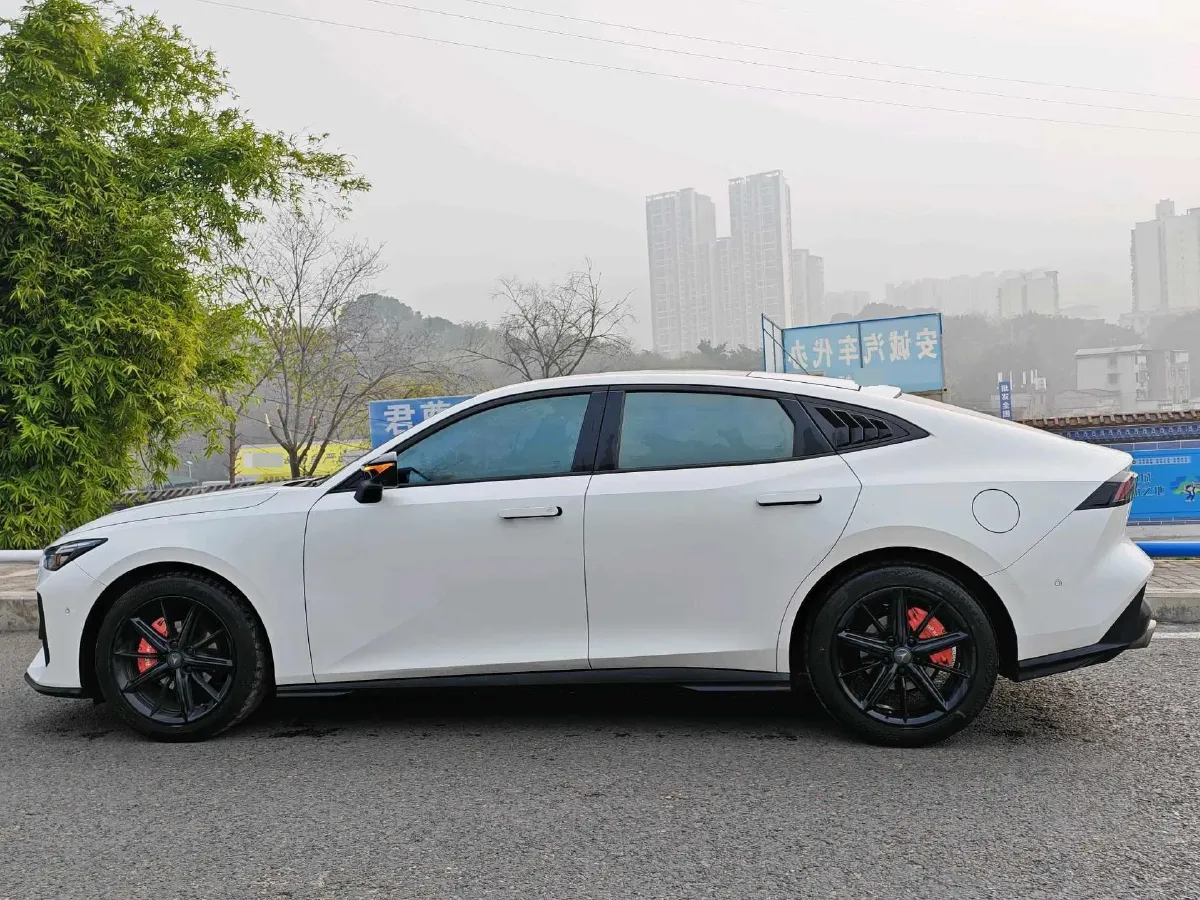 2022 ChangAn UNI-V 1.5T 188HP L4 7DCT,autocango,china used car exporter,china ev exporter,chinese used car exporter,chinese used ev exporter