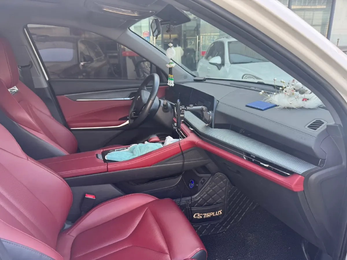 2022 ChangAn CS75 Plus 2.0T 233HP L4 8AT,autocango,china used car exporter,china ev exporter,chinese used car exporter,chinese used ev exporter