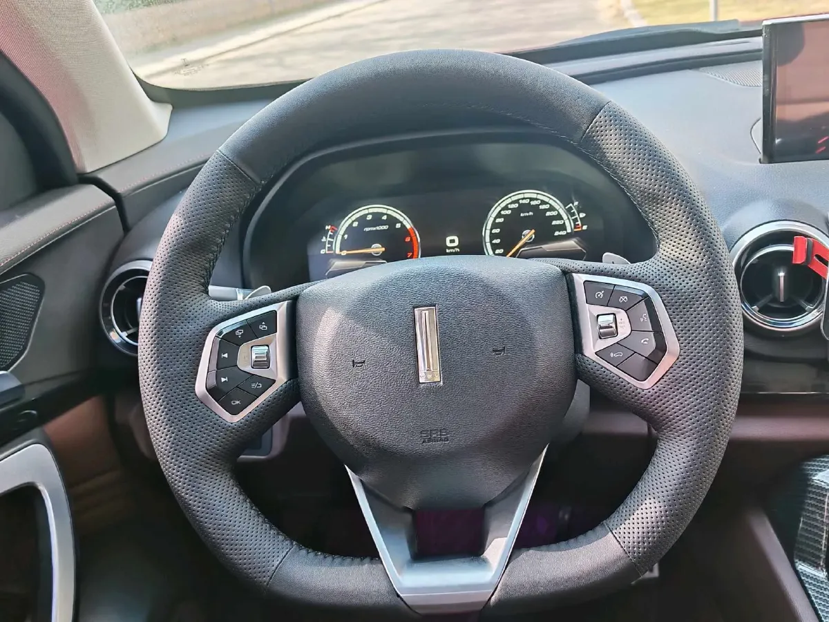 2017 WEY VV7 2.0T 234HP L4 7DCT,autocango,china used car exporter,china ev exporter,chinese used car exporter,chinese used ev exporter