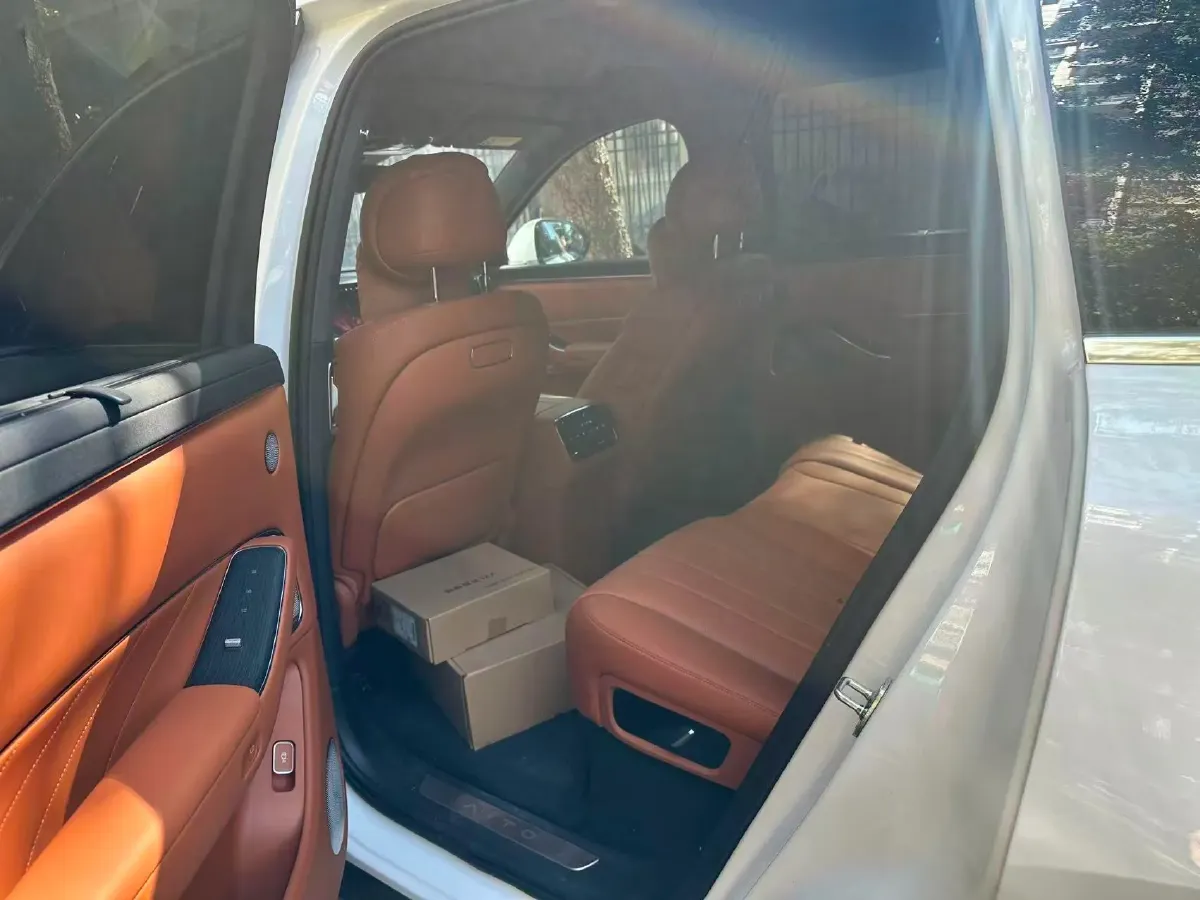 2025 HIMA AITO M8 REEV 160HP REEV 37KWH,autocango,china used car exporter,china ev exporter,chinese used car exporter,chinese used ev exporter