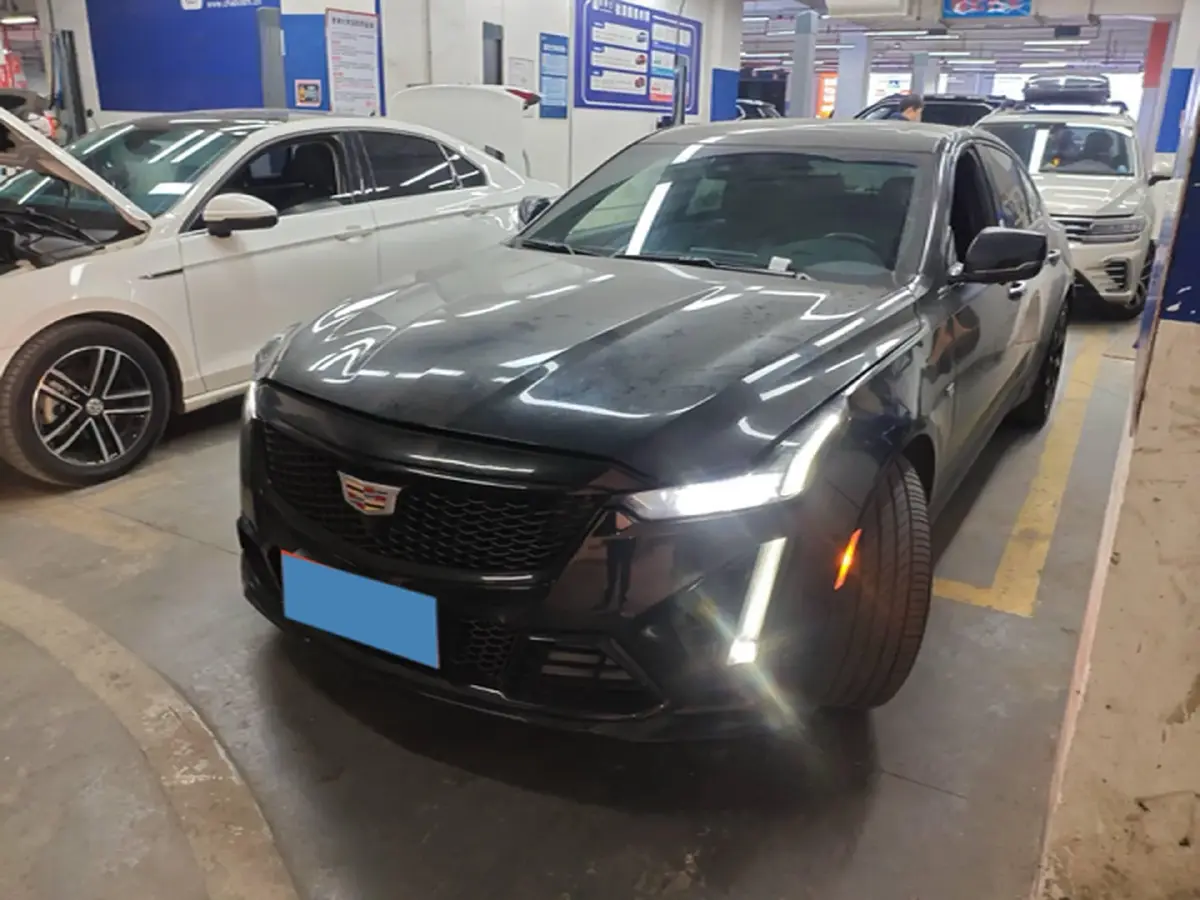 2023 Cadillac CT5 2.0T 237HP L4 10AT