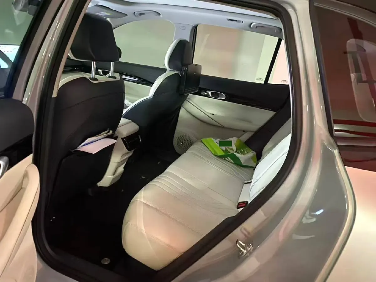 2024 Geely Emgrand L HiP 1.5T 181HP L4 3DHT PHEV 15.5KWH,autocango,china used car exporter,china ev exporter,chinese used car exporter,chinese used ev exporter