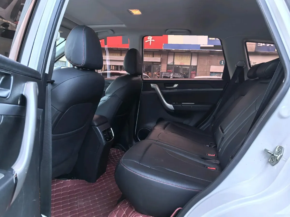 2019 Haval M6 1.5T 150HP L4 7DCT,autocango,china used car exporter,china ev exporter,chinese used car exporter,chinese used ev exporter