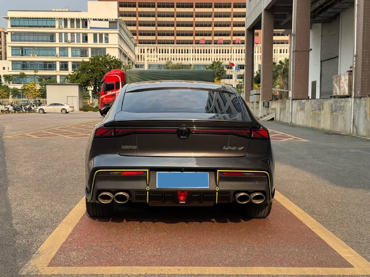 2023 ChangAn UNI-V 1.5T 188HP L4 7DCT,autocango,china used car exporter,china ev exporter,chinese used car exporter,chinese used ev exporter