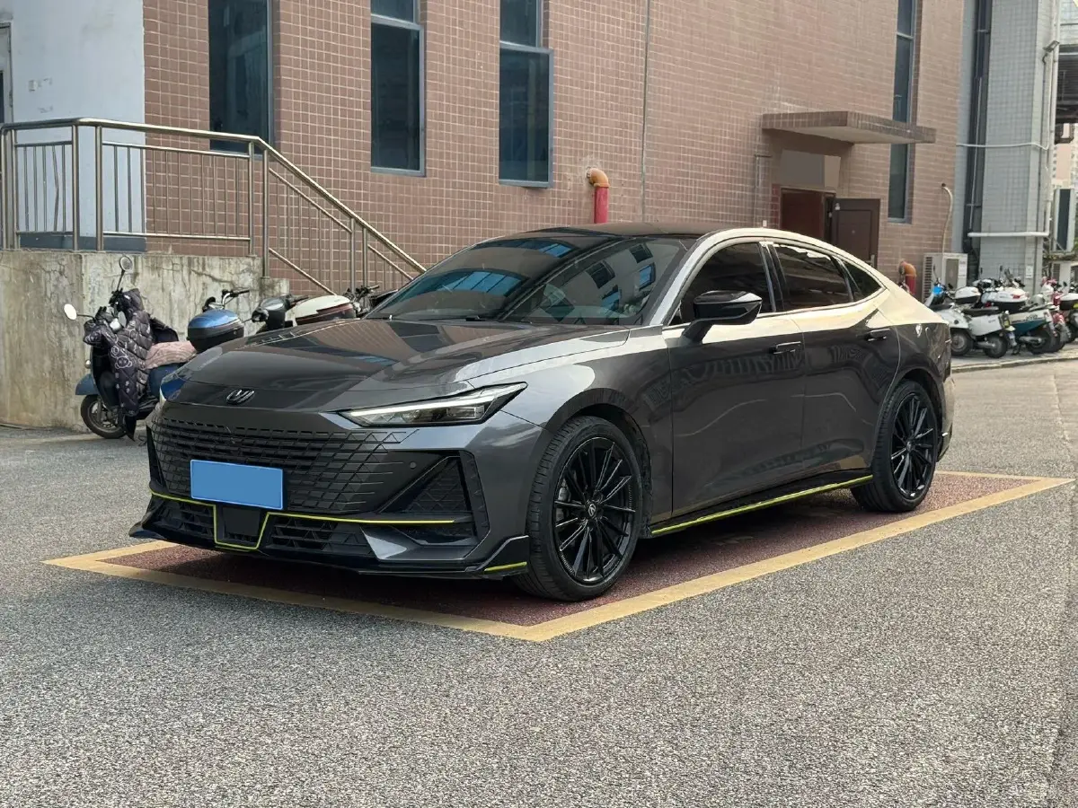 2023 ChangAn UNI-V 1.5T 188HP L4 7DCT
