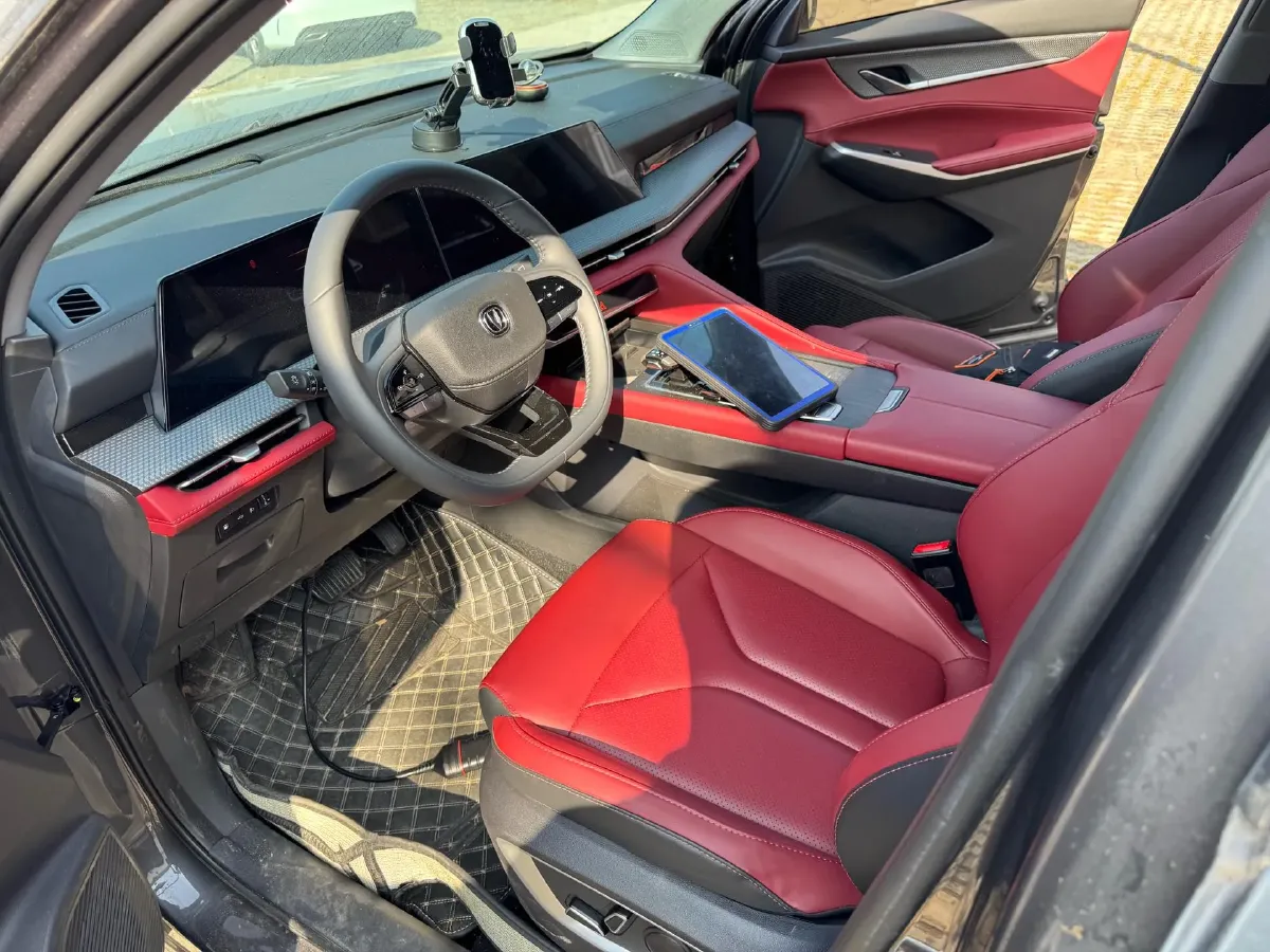 2022 ChangAn CS75 Plus 1.5T 188HP L4 8AT,autocango,china used car exporter,china ev exporter,chinese used car exporter,chinese used ev exporter