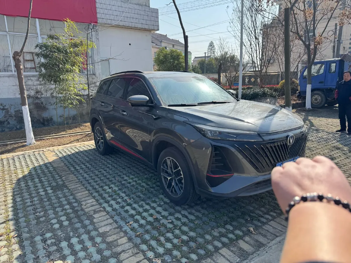 2022 ChangAn CS75 Plus 1.5T 188HP L4 8AT,autocango,china used car exporter,china ev exporter,chinese used car exporter,chinese used ev exporter