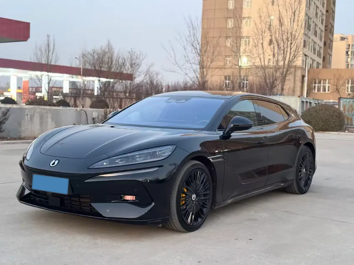 2024 Denza DenzaZ9GT 2.0T 207HP L4 E-CVT PHEV 38.5KWH