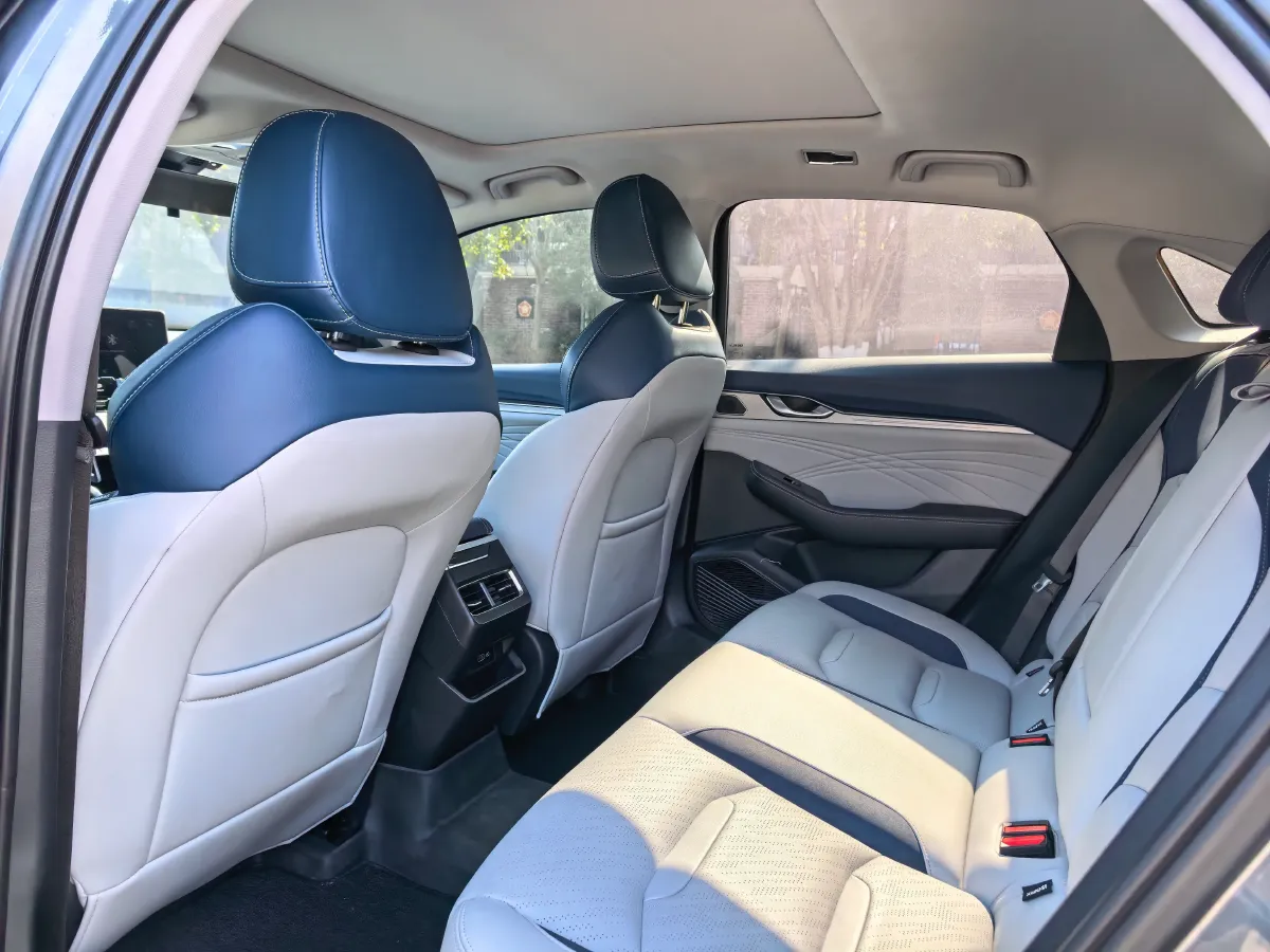 2020 Geely Tugella 2.0T 238HP L4 8AT,autocango,china used car exporter,china ev exporter,chinese used car exporter,chinese used ev exporter