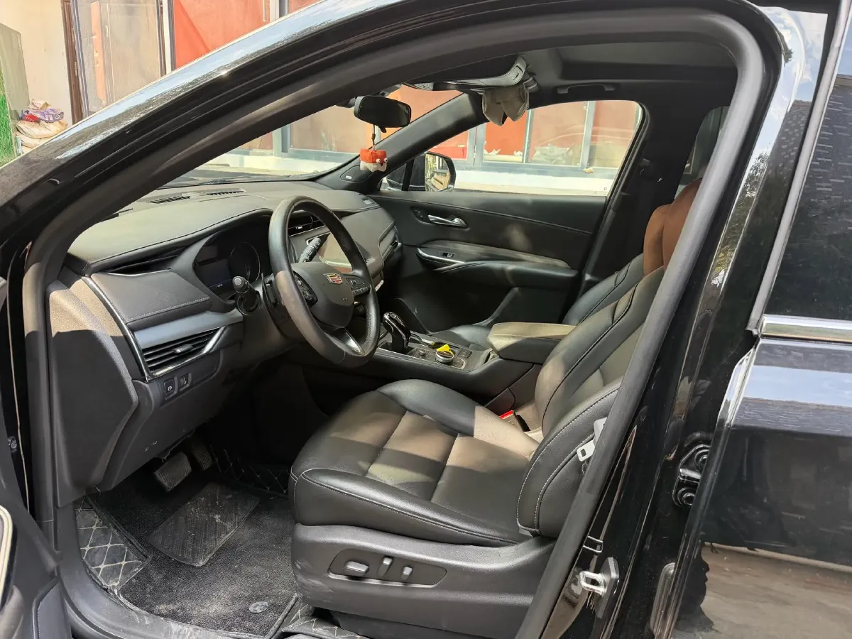 2022 Cadillac XT4 2.0T 237HP L4 9AT,autocango,china used car exporter,china ev exporter,chinese used car exporter,chinese used ev exporter