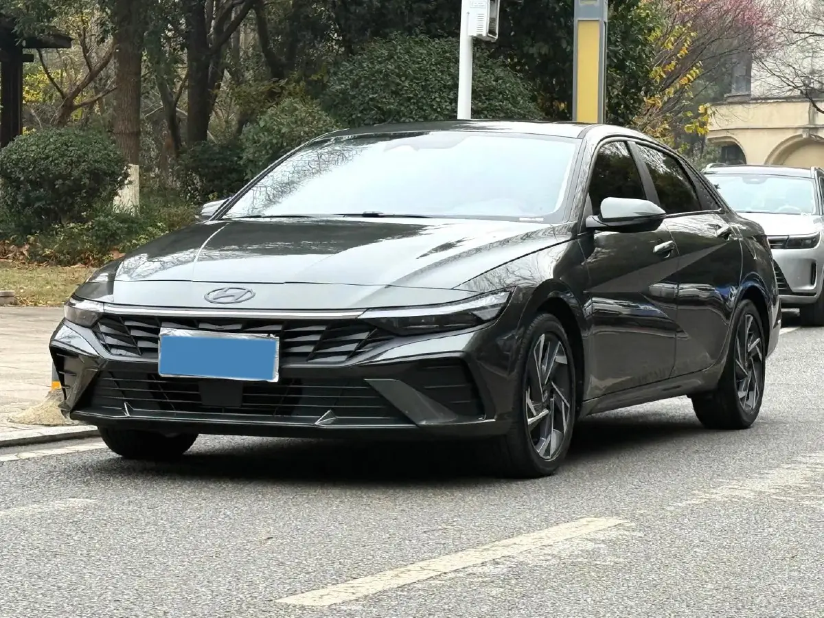 2023 Hyundai Elantra 1.5L 115HP L4 CVT