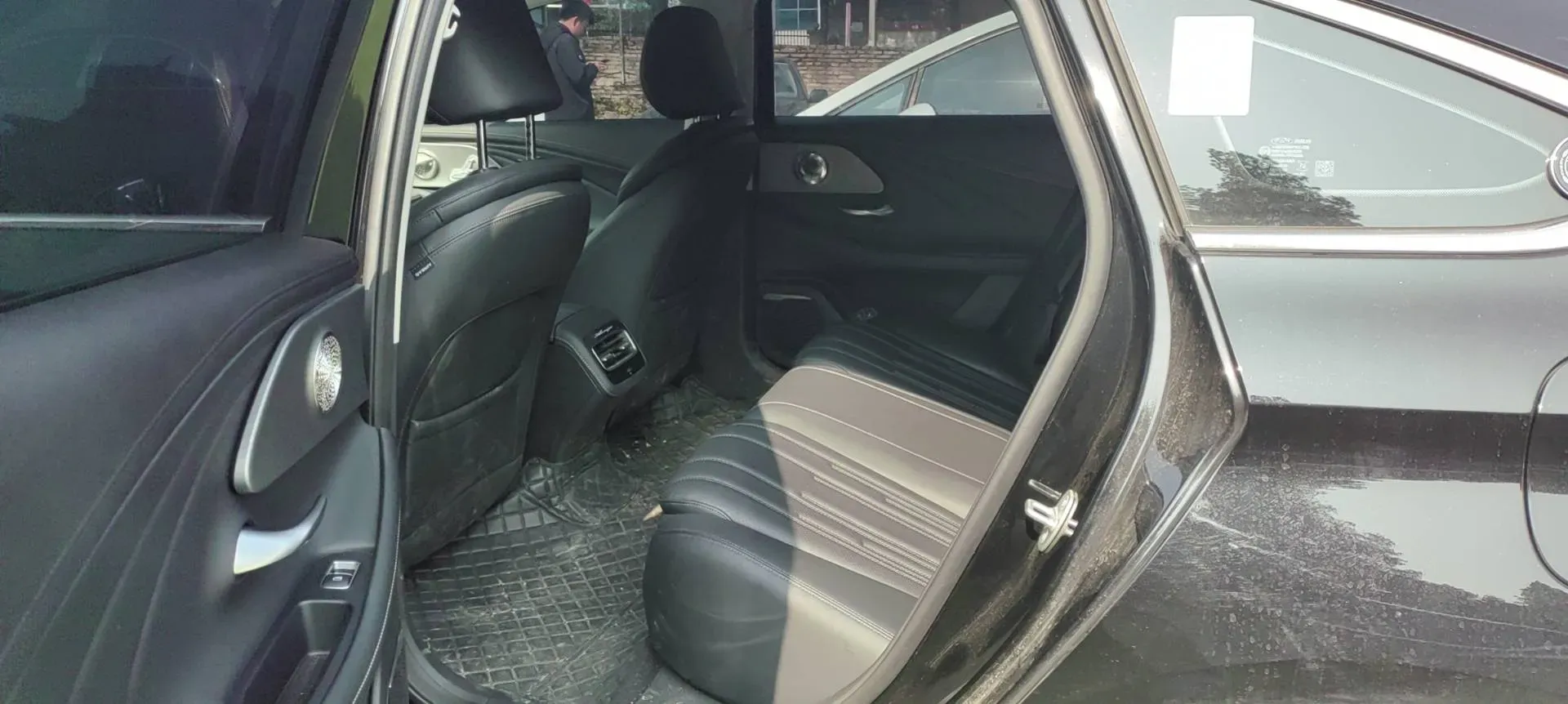 2025 Fulwin FulwinA8L 1.5L 102HP L4 1DHT PHEV 9.525KWH,autocango,china used car exporter,china ev exporter,chinese used car exporter,chinese used ev exporter