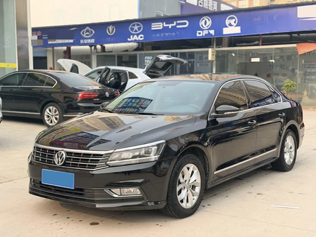 2015 Volkswagen Passat 1.8T 160HP L4 6AT