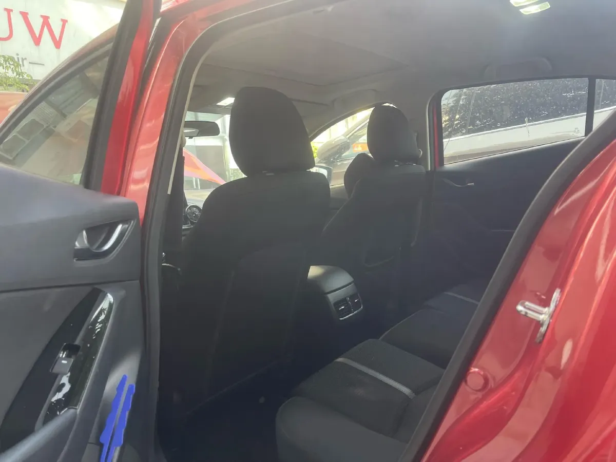 2017 Mazda 3 Axela 1.5L 117HP L4 6AT,autocango,china used car exporter,china ev exporter,chinese used car exporter,chinese used ev exporter