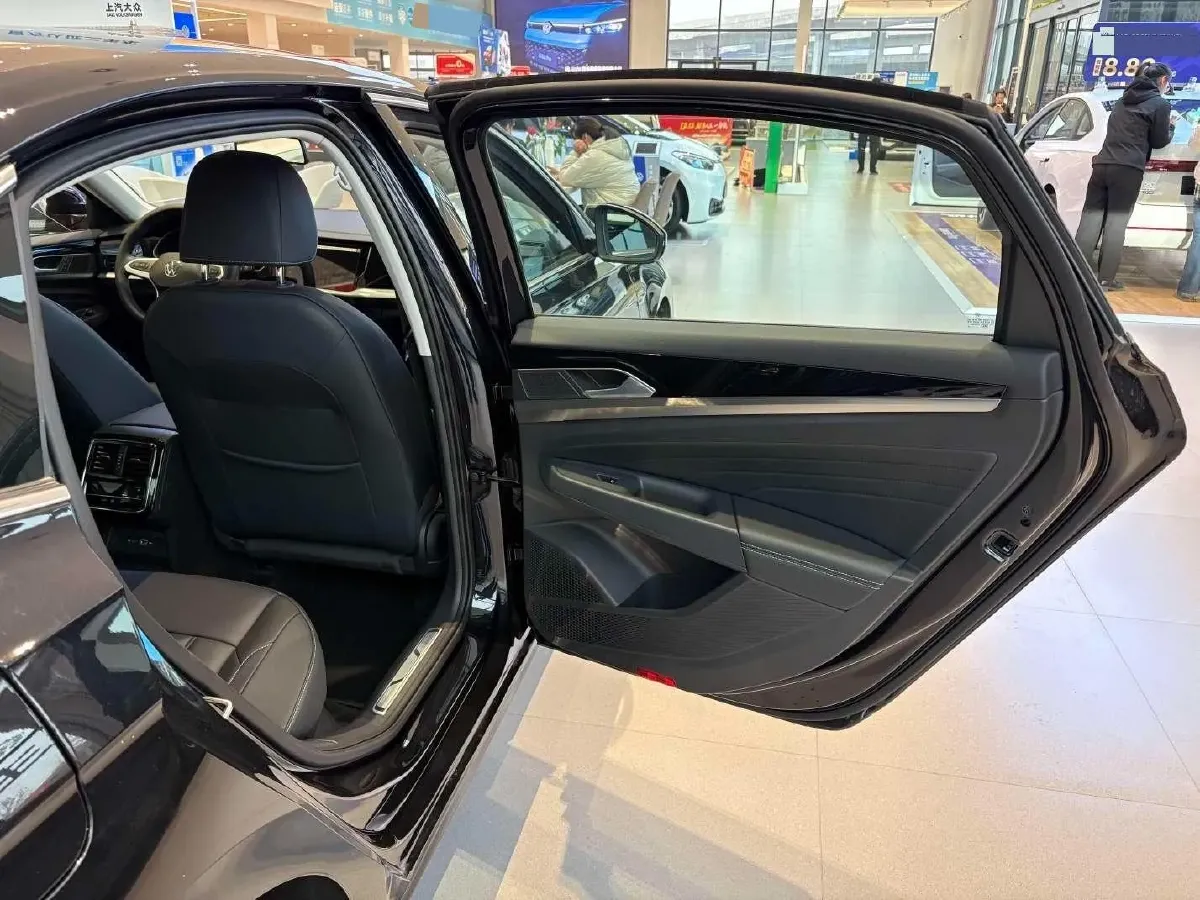 2025 Volkswagen Passat 1.4T 150HP L4 6DCT PHEV,autocango,china used car exporter,china ev exporter,chinese used car exporter,chinese used ev exporter