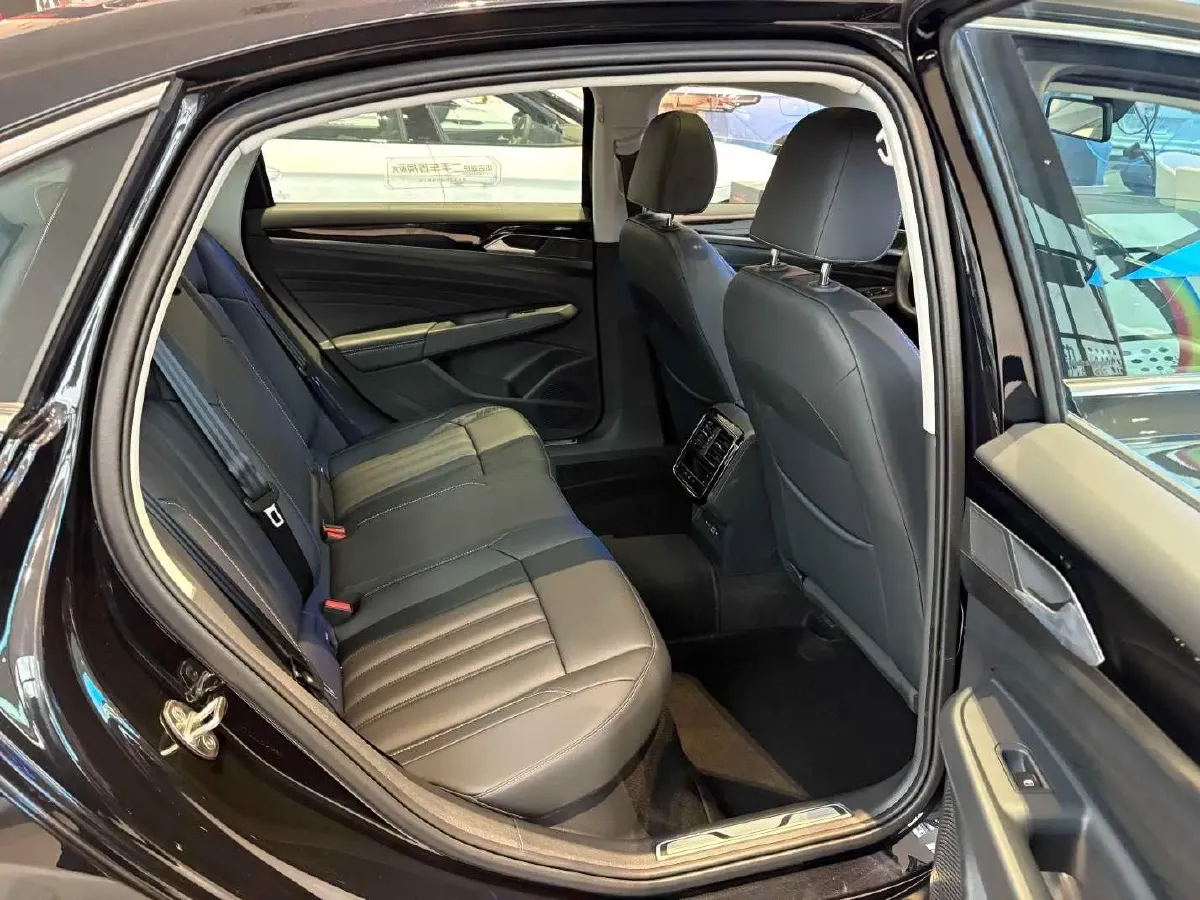 2025 Volkswagen Passat 1.4T 150HP L4 6DCT PHEV,autocango,china used car exporter,china ev exporter,chinese used car exporter,chinese used ev exporter