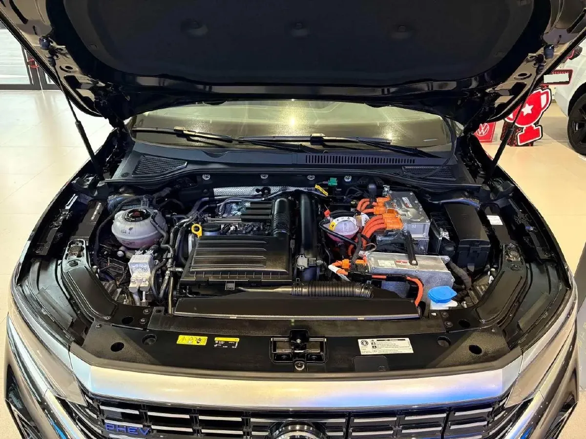 2025 Volkswagen Passat 1.4T 150HP L4 6DCT PHEV,autocango,china used car exporter,china ev exporter,chinese used car exporter,chinese used ev exporter