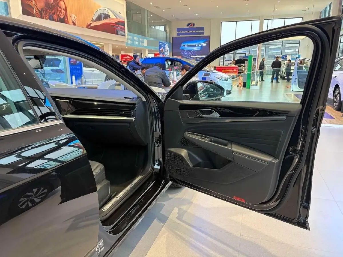 2025 Volkswagen Passat 1.4T 150HP L4 6DCT PHEV,autocango,china used car exporter,china ev exporter,chinese used car exporter,chinese used ev exporter