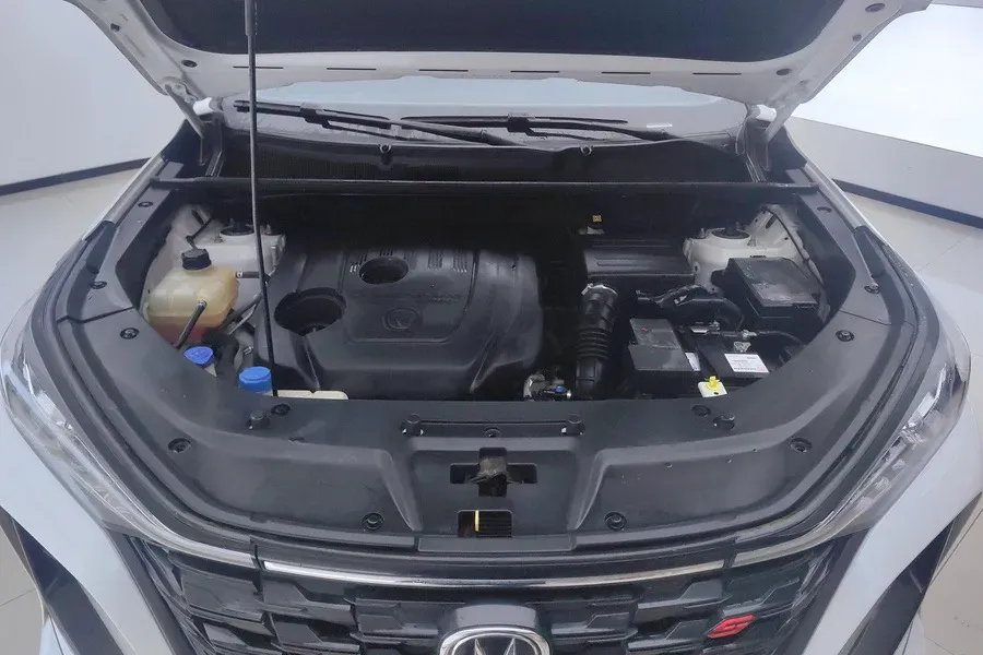 2022 ChangAn CS75 Plus 1.5T 178HP L4 6AT,autocango,china used car exporter,china ev exporter,chinese used car exporter,chinese used ev exporter