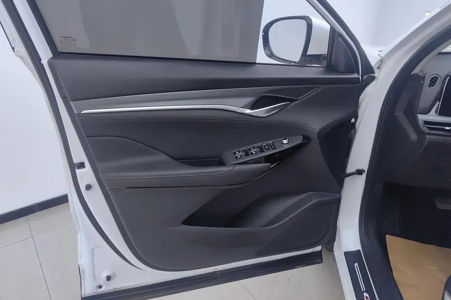 2022 ChangAn CS75 Plus 1.5T 178HP L4 6AT,autocango,china used car exporter,china ev exporter,chinese used car exporter,chinese used ev exporter