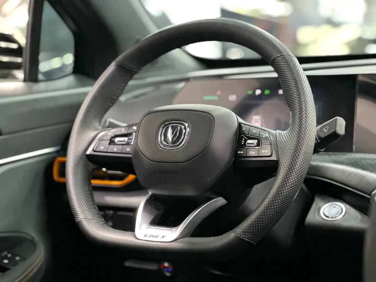 2022 ChangAn UNI-T 1.5T 188HP L4 7DCT,autocango,china used car exporter,china ev exporter,chinese used car exporter,chinese used ev exporter