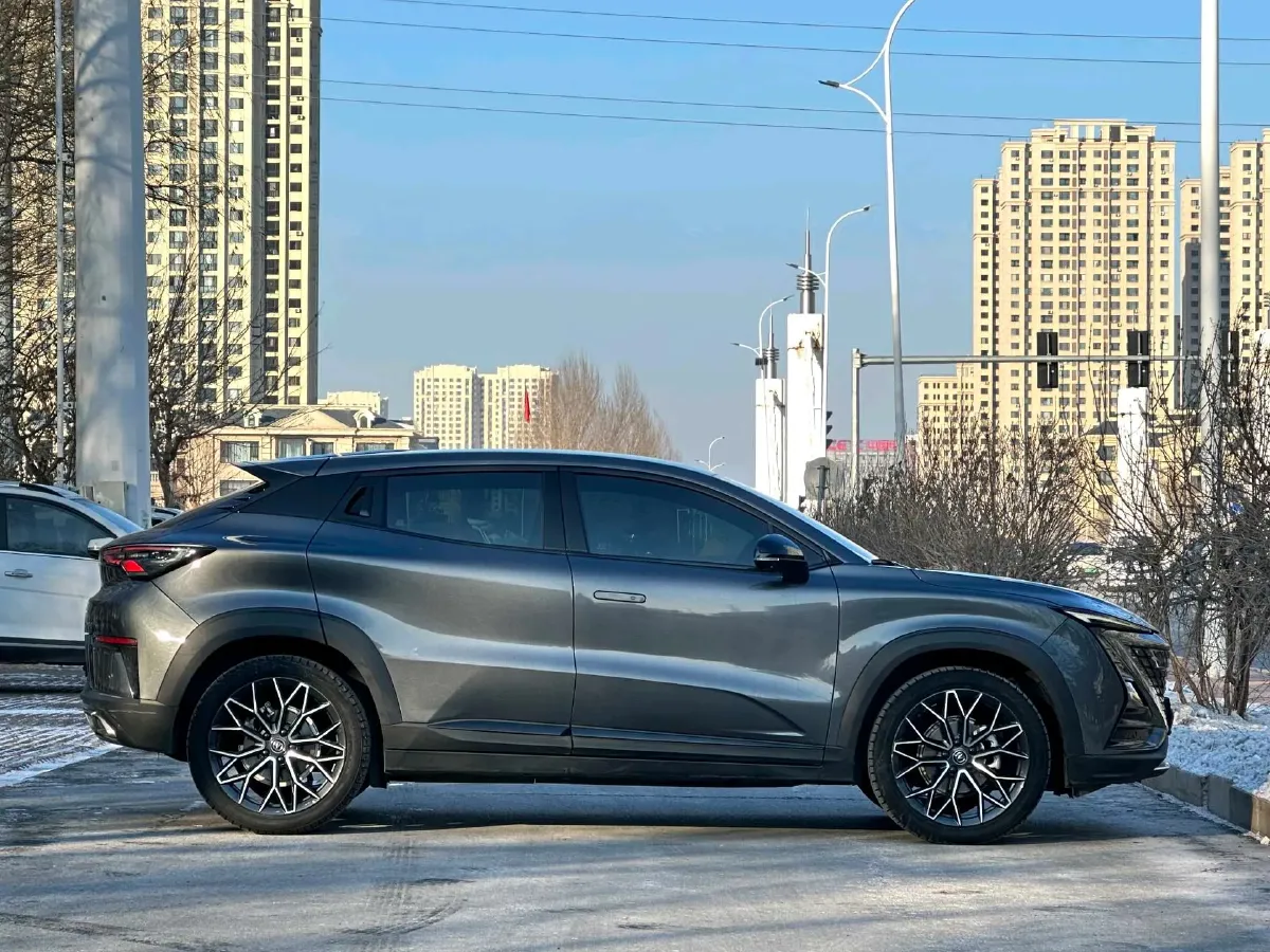 2022 ChangAn UNI-T 1.5T 188HP L4 7DCT,autocango,china used car exporter,china ev exporter,chinese used car exporter,chinese used ev exporter