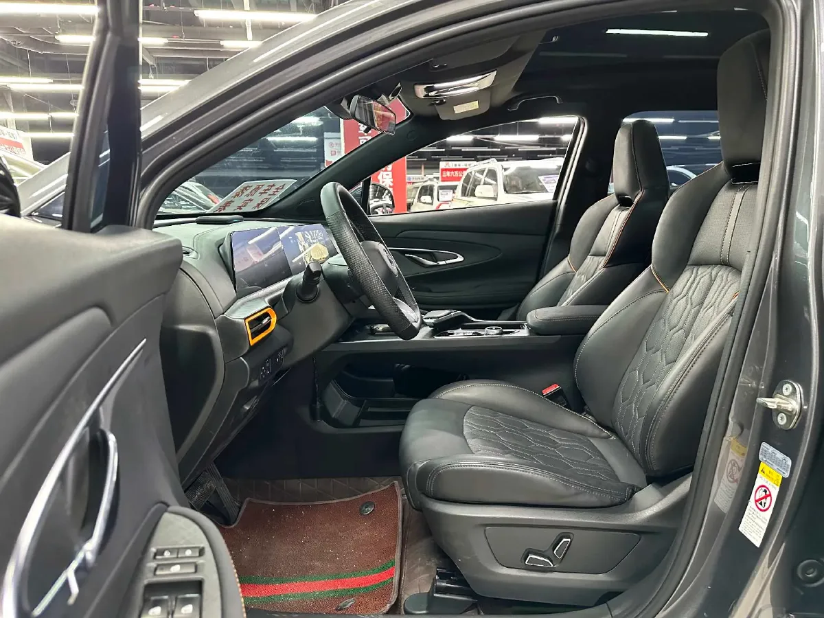 2022 ChangAn UNI-T 1.5T 188HP L4 7DCT,autocango,china used car exporter,china ev exporter,chinese used car exporter,chinese used ev exporter