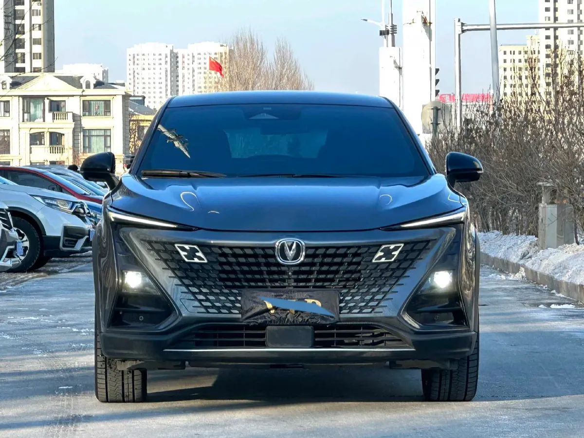 2022 ChangAn UNI-T 1.5T 188HP L4 7DCT,autocango,china used car exporter,china ev exporter,chinese used car exporter,chinese used ev exporter