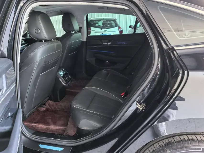 2025 Volkswagen Passat 2.0T 220HP L4 7DCT,autocango,china used car exporter,china ev exporter,chinese used car exporter,chinese used ev exporter