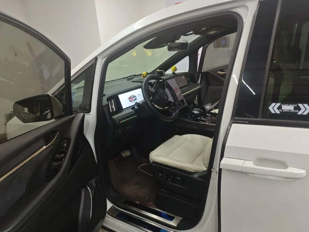 2023 GAC Trumpchi M8 2.0T 190HP L4 E-CVT Hybrid,autocango,china used car exporter,china ev exporter,chinese used car exporter,chinese used ev exporter